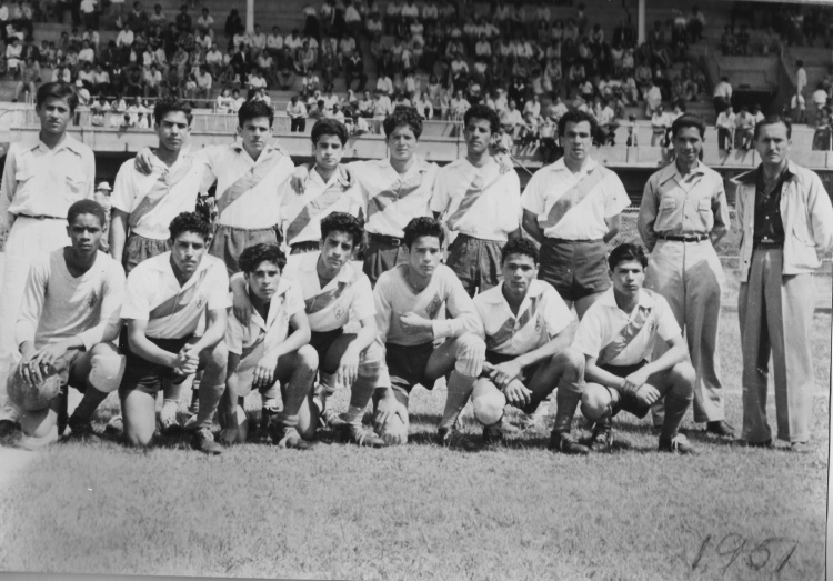 Deportivo Nicolás Marín con el entrenador Francisco José "Paco" Marín en 1951